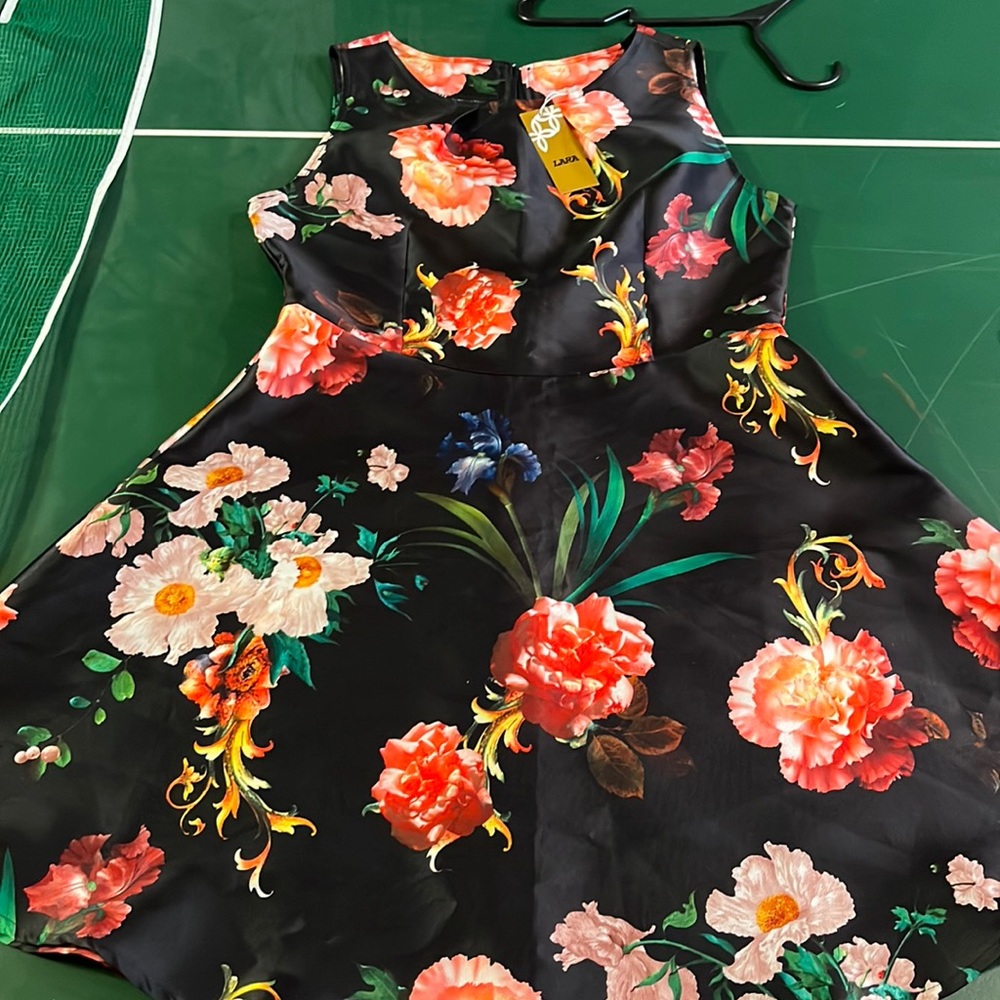 Floral printed dress black